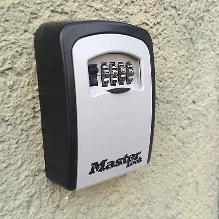 Апартаменты Felix Free Parking *